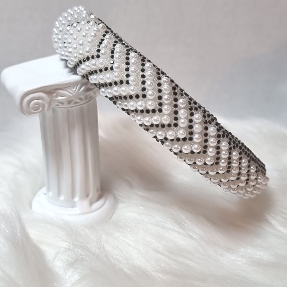New PEARL BLACK N WHITE BAROQUE HEADBAND padded geometric chevron